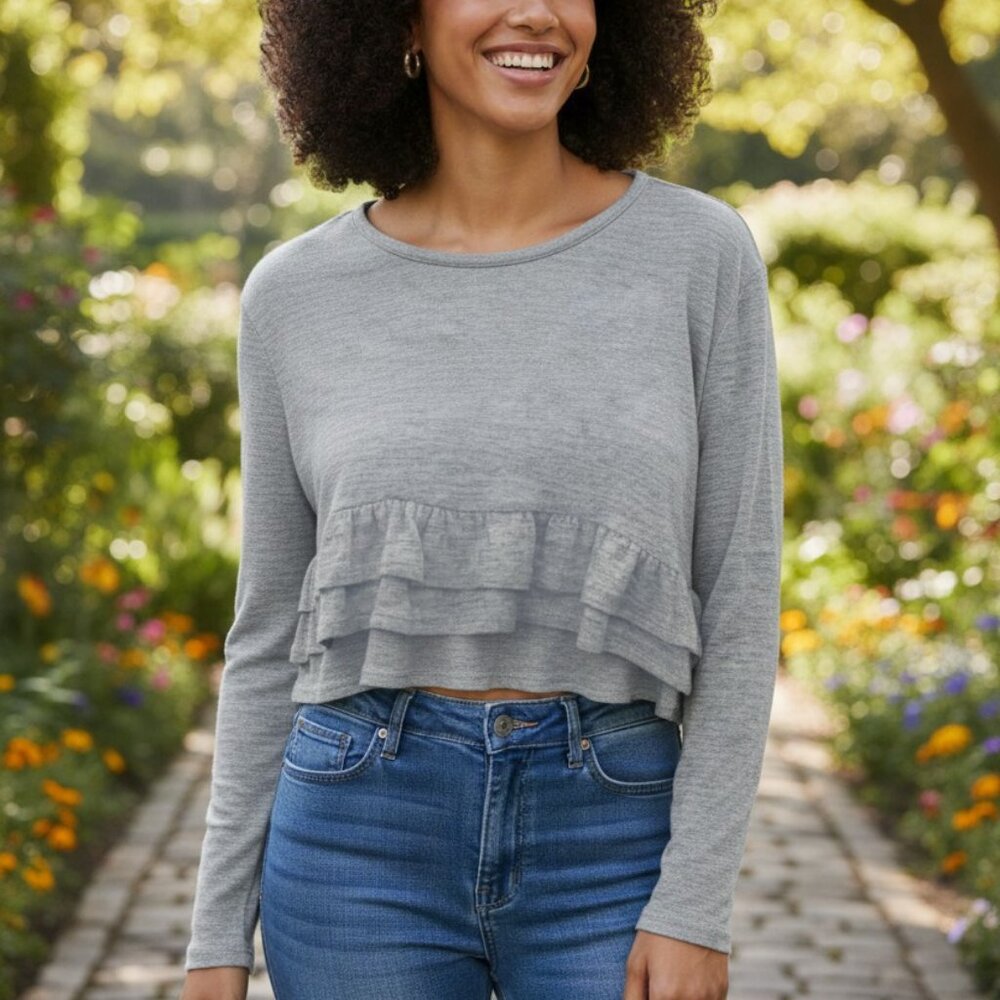 Chic Gray Ruffle Hem Crop Top - Picture 1 of 2